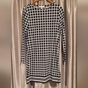 Black and white Michael Kors long sleeve dress sz M